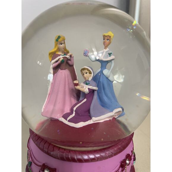 Disney Cinderella Musical Christmas Snow Globe – “We Wish You a Merry Christmas” - Picture 2 of 9
